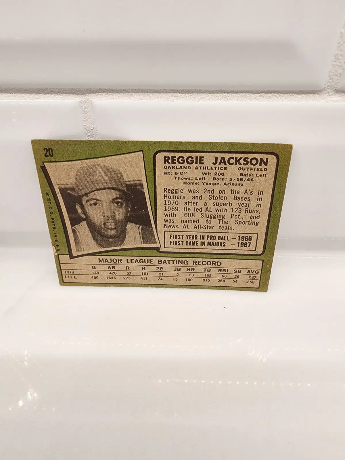 Reggie Jackson Oakland Athletics 1971 Topps trading card in EX-NM condition