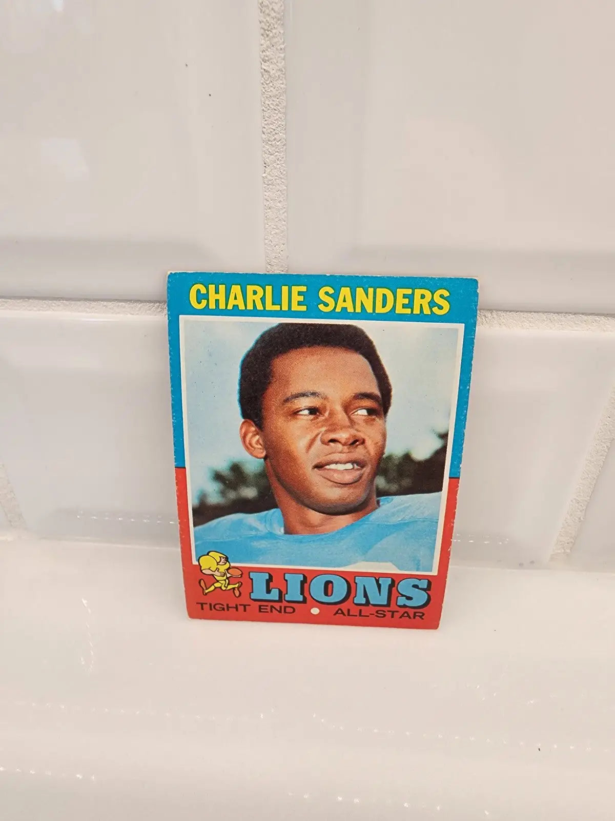 Vintage Charlie Sanders football card from 1971 Topps featuring Charlie Sanders trading card