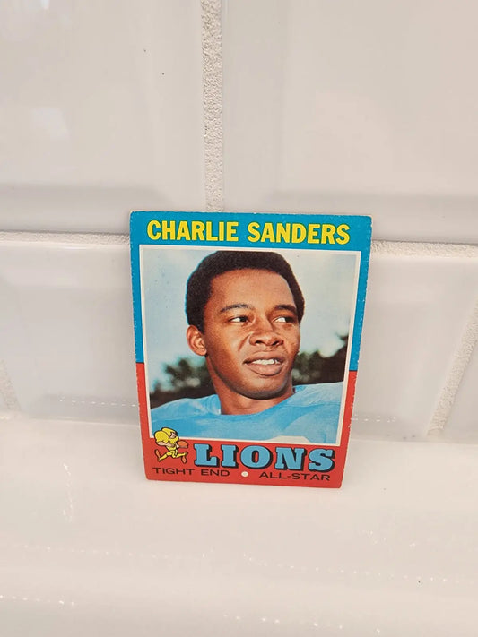 Vintage Charlie Sanders football card from 1971 Topps featuring Charlie Sanders trading card
