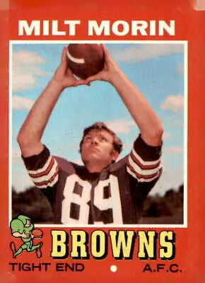Vintage 1971 Topps Milt Morin football card featuring Cleveland Browns memorabilia