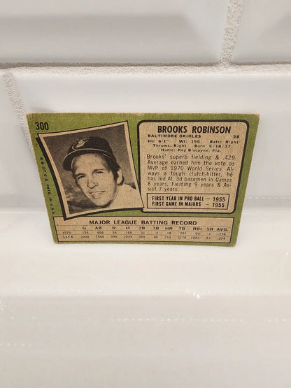 Vintage Brooks Robinson baseball card 1971 Topps Brooks Robinson trading card VG
