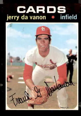 1971 Topps #32 Jerry DaVanon baseball trading card perfect for sports trading card collectors