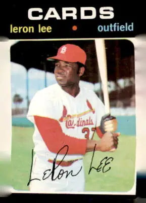 Leron Lee baseball card from 1971 Topps #521 featuring Leron Lee leafing through a card