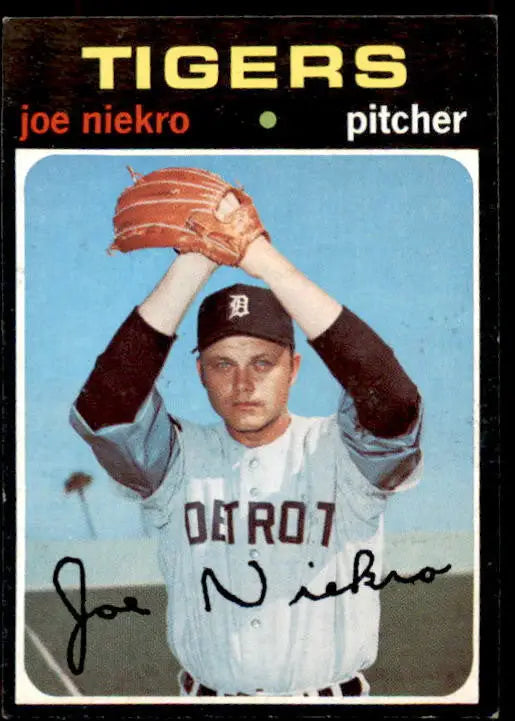 1971 Topps Joe Niekro baseball card featuring Joe Niekro in excellent condition