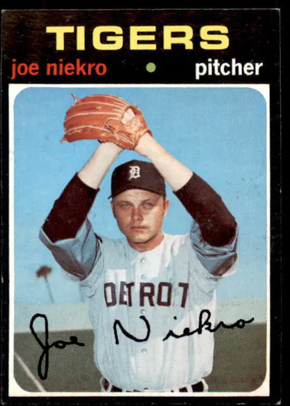 1971 Topps Joe Niekro baseball card featuring Joe Niekro in excellent condition