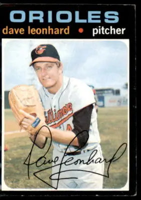 1971 Topps Dave Leonhard trading card featuring Baseball Player Dave Leonhard
