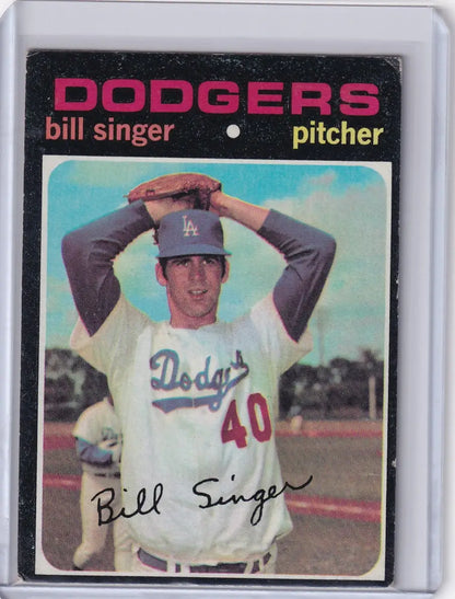 Baseball card of Bill Singer, Los Angeles Dodgers pitcher, wearing uniform number 40