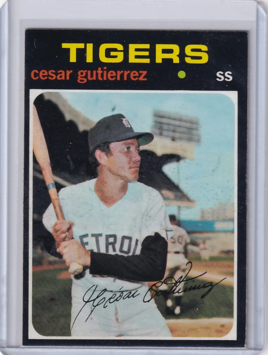 1971 Topps Baseball card of Cesar Gutierrez in Detroit Tigers home uniform batting stance