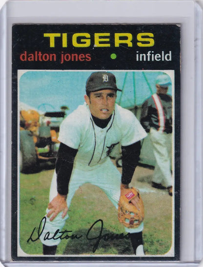 1971 Topps Baseball card of Dalton Jones fielding for the Detroit Tigers