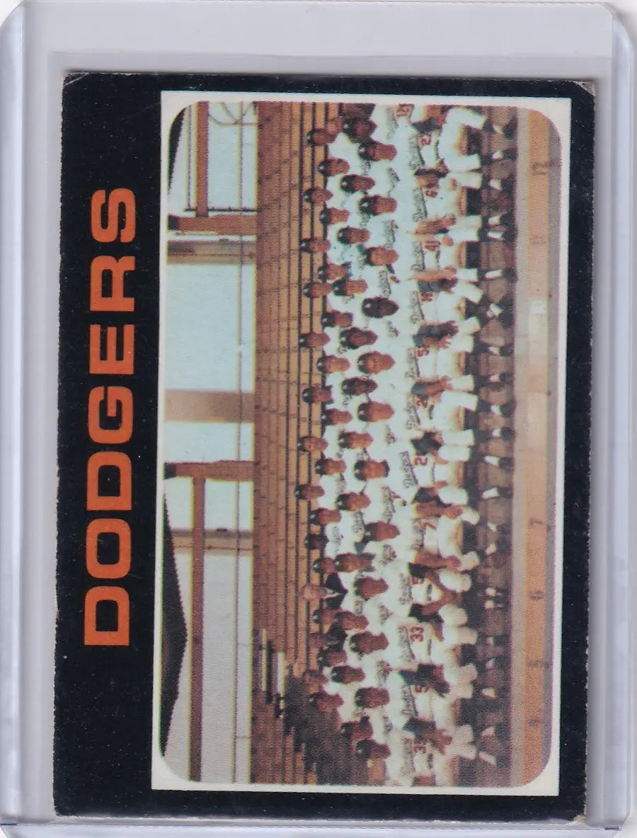 Vintage Topps Baseball card featuring Los Angeles Dodgers team photo from 1971