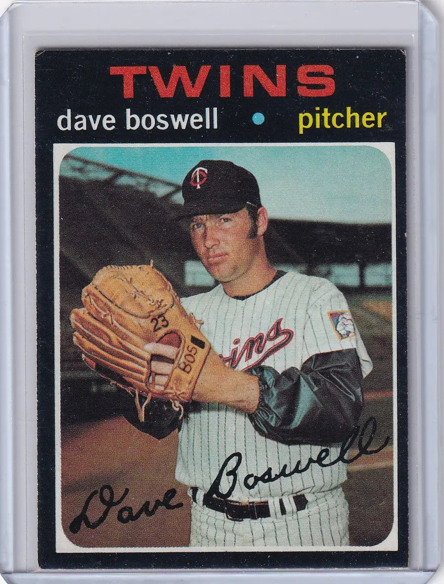Vintage 1971 Topps Baseball card of Dave Boswell with Minnesota Twins in pinstripe uniform