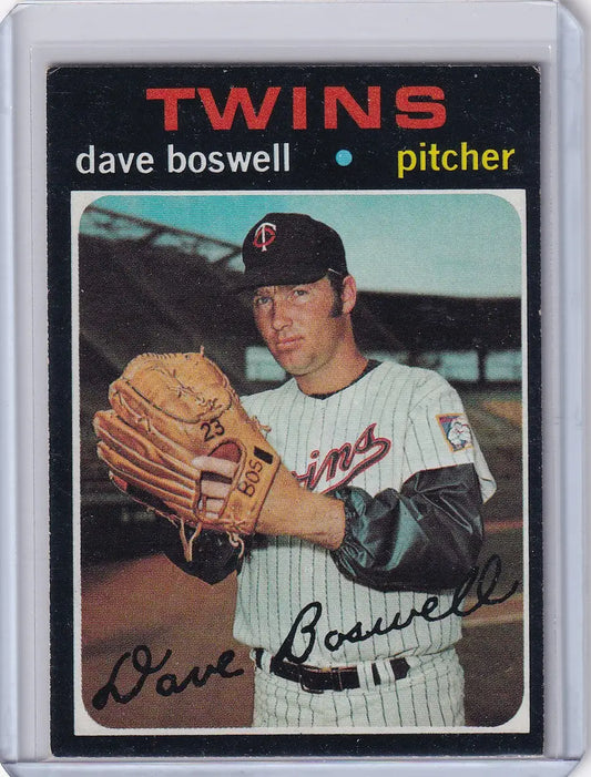 Vintage 1971 Topps Baseball card of Dave Boswell with Minnesota Twins in pinstripe uniform