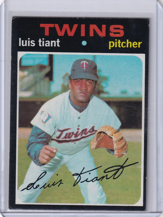 1971 Topps Baseball card of Luis Tiant, Minnesota Twins pitcher in uniform