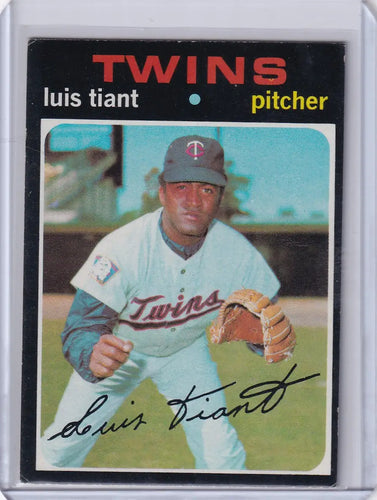 1971 Topps Baseball card of Luis Tiant, Minnesota Twins pitcher in uniform