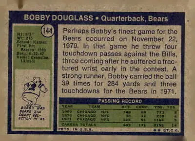 Bobby Douglass trading card 1972 Topps #144 in EX-MT condition for collectors