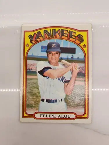 Felipe Alou baseball trading card from 1972 Topps #263, a rare Felix Alou sports trading card