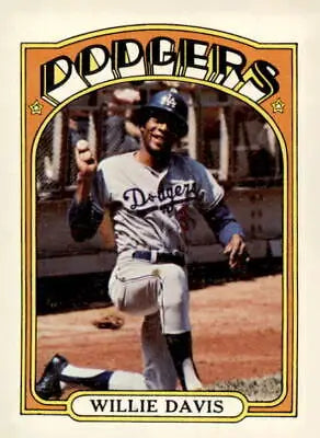 Willie Davis baseball card from the 1972 Topps set featuring Los Angeles Dodgers player