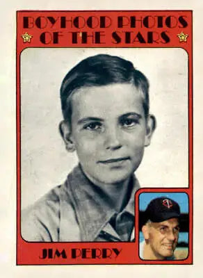 Jim Perry baseball card 1972 Topps #497 sports trading card in EX-MT condition