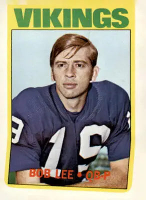 Bob Lee football trading card from 1972 Topps #71, an EX-MT Lee trading card