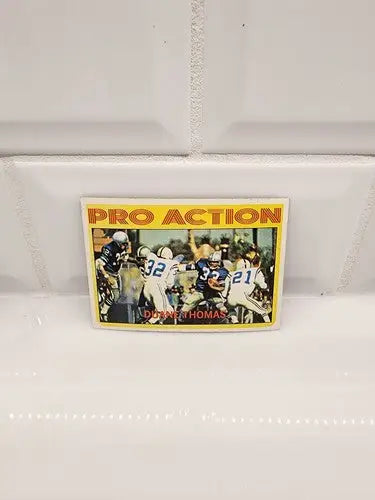 Football trading card of Duane Thomas from 1972 Topps Pro Action series