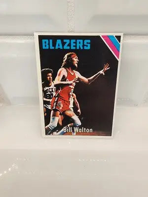 Ex-MT basketball Bill Walton trading card from 1975-76 Topps series