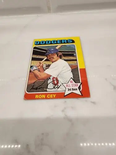 Ron Cey trading card from 1975 Topps - #390 Ron Cey VG for sports trading enthusiasts