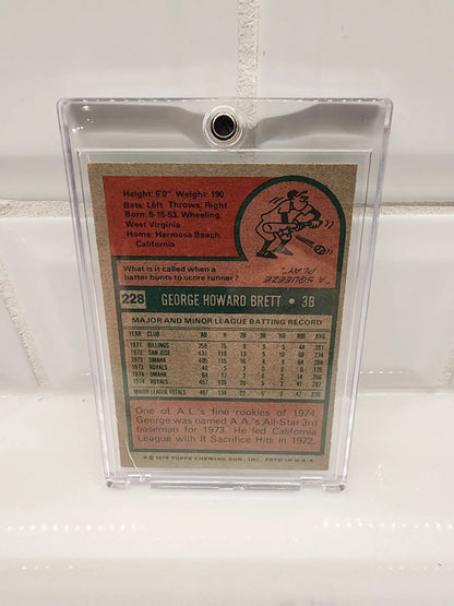 Encased vintage 1975 Topps George Brett rookie baseball card EX-MT condition