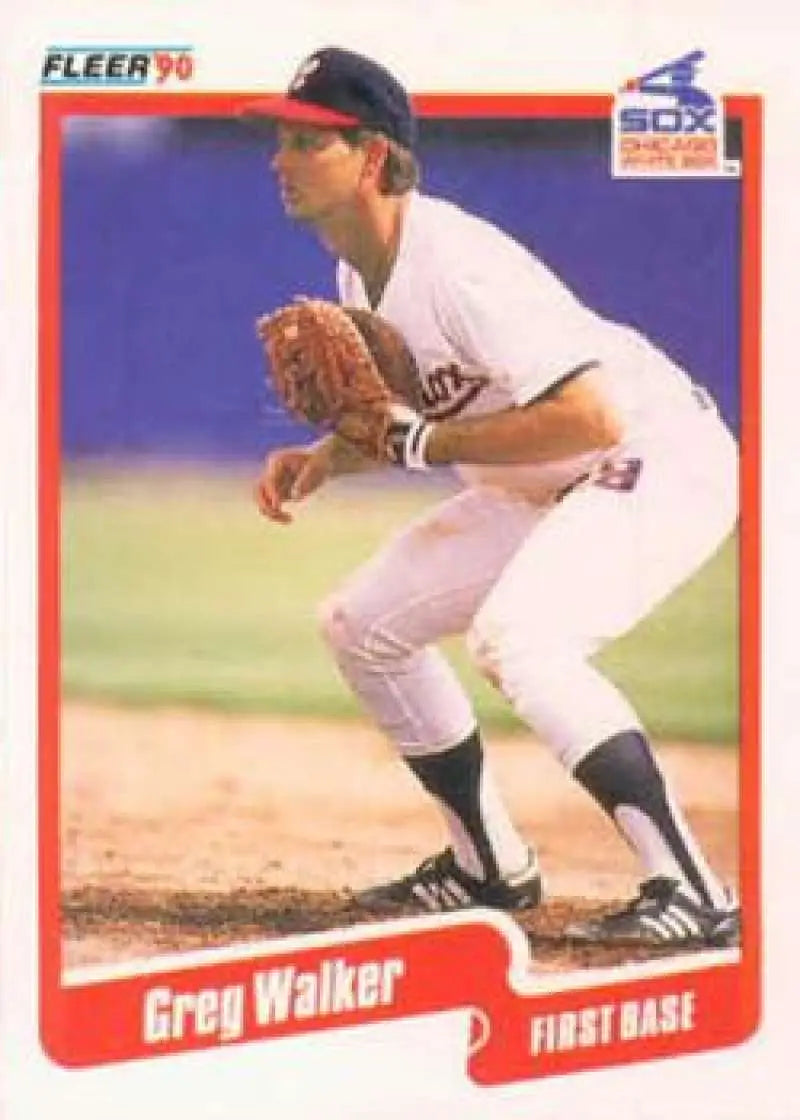 Chicago White Sox Greg Walker baseball card in fielding stance, 1990 Fleer #551