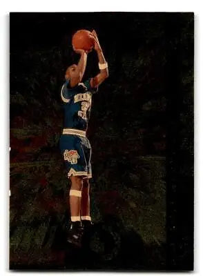 Anfernee Hardaway shooting during the 1993-94 Classic Images Sudden Impact series