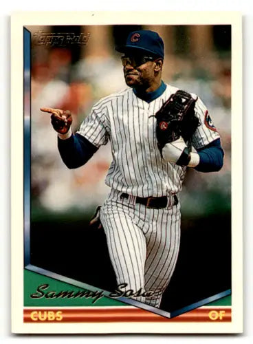 1994 Topps Gold #725 Sammy Sosa baseball card with original gloss, Cubs collectible