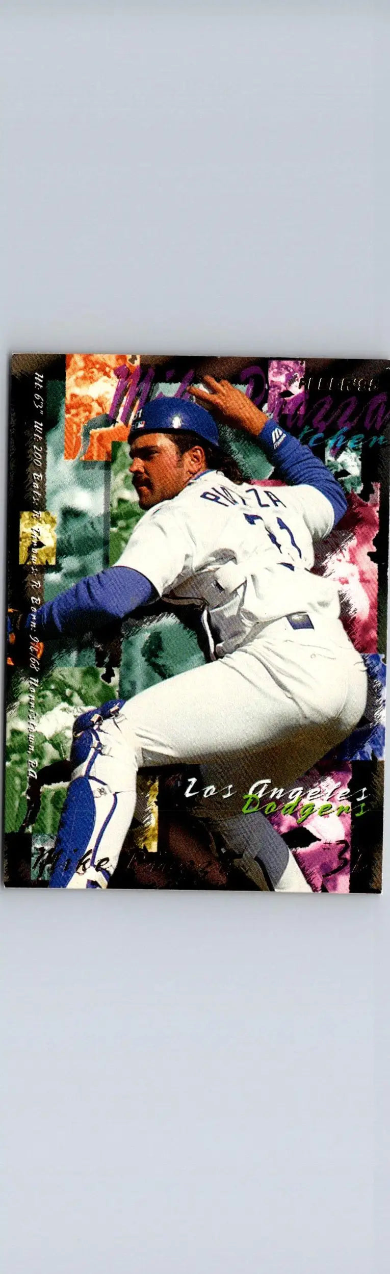 Baseball trading card featuring Mike Piazza in a throwing motion from 1995 Fleer #547