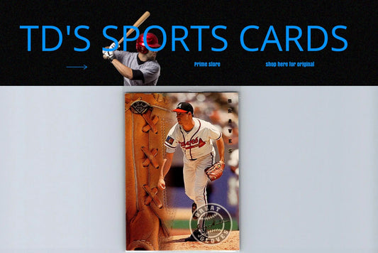 1995 Leaf #11 Greg Maddux Great Gloves baseball card showcasing Maddux’s excellence