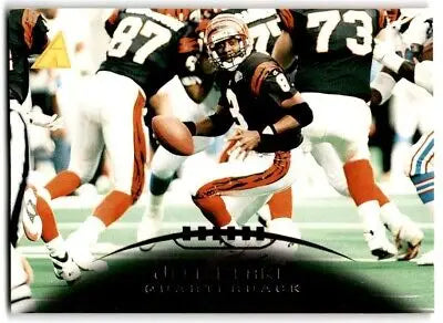 Football player throwing a pass in 1995 Pinnacle Jeff Blake Cincinnati Bengals #25 card