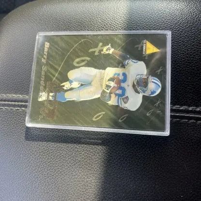 Barry Sanders 1995 Pinnacle X’s And O’s card featuring NFL Detroit Lions artwork