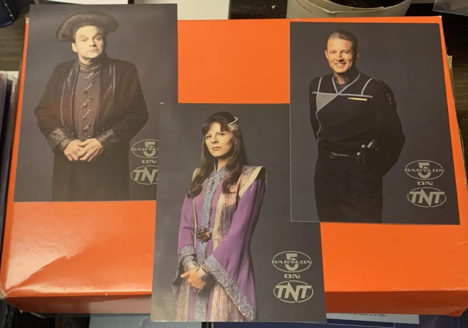 1997 Turner Babylon 5 promo glossy postcard set featuring Cotto, Sheridan, and Delenn