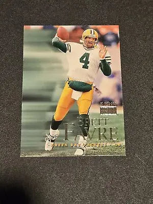 Brett Favre football card from 1999 SkyBox Premium featuring Green Bay Packers