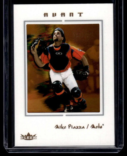 Baseball trading card of Mike Piazza in red and black uniform for Fleer Avant Yankees