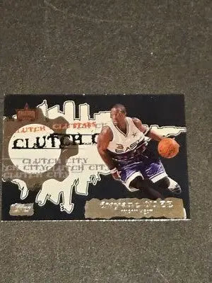 Basketball trading card featuring Dwyane Wade Clutch City Stars 2006-07 Topps CCS2