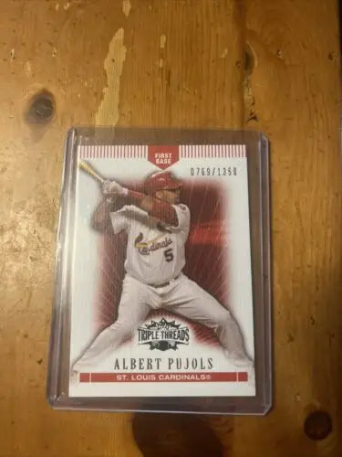 2007 Topps Triple Threads #39 Albert Pujols baseball card collectible item