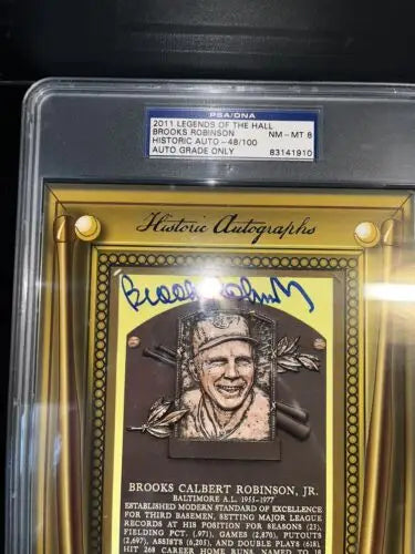 Brooks Robinson historic autographed baseball card from 2011 Legends of the Hall