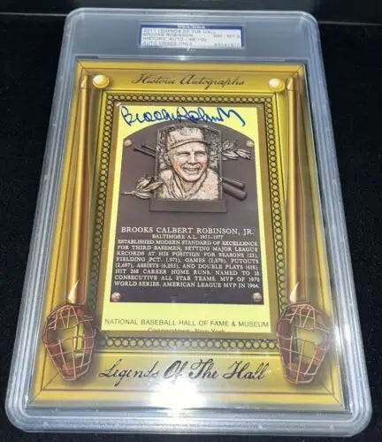 Brooks Robinson autographed Hall of Fame plaque card from 2011 Legends of the Hall
