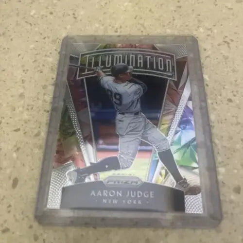 Aaron Judge Illumination trading card from 2019 PRIZM New York Yankees