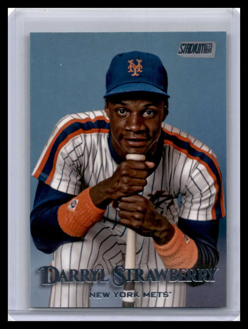 Darryl Strawberry New York Mets Baseball Card in pinstriped home uniform and cap