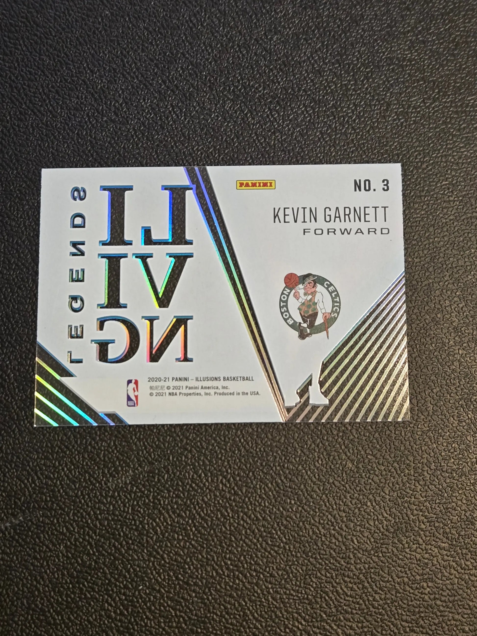 Kevin Garnett Living Legends basketball card from Panini Illusions 2020-21