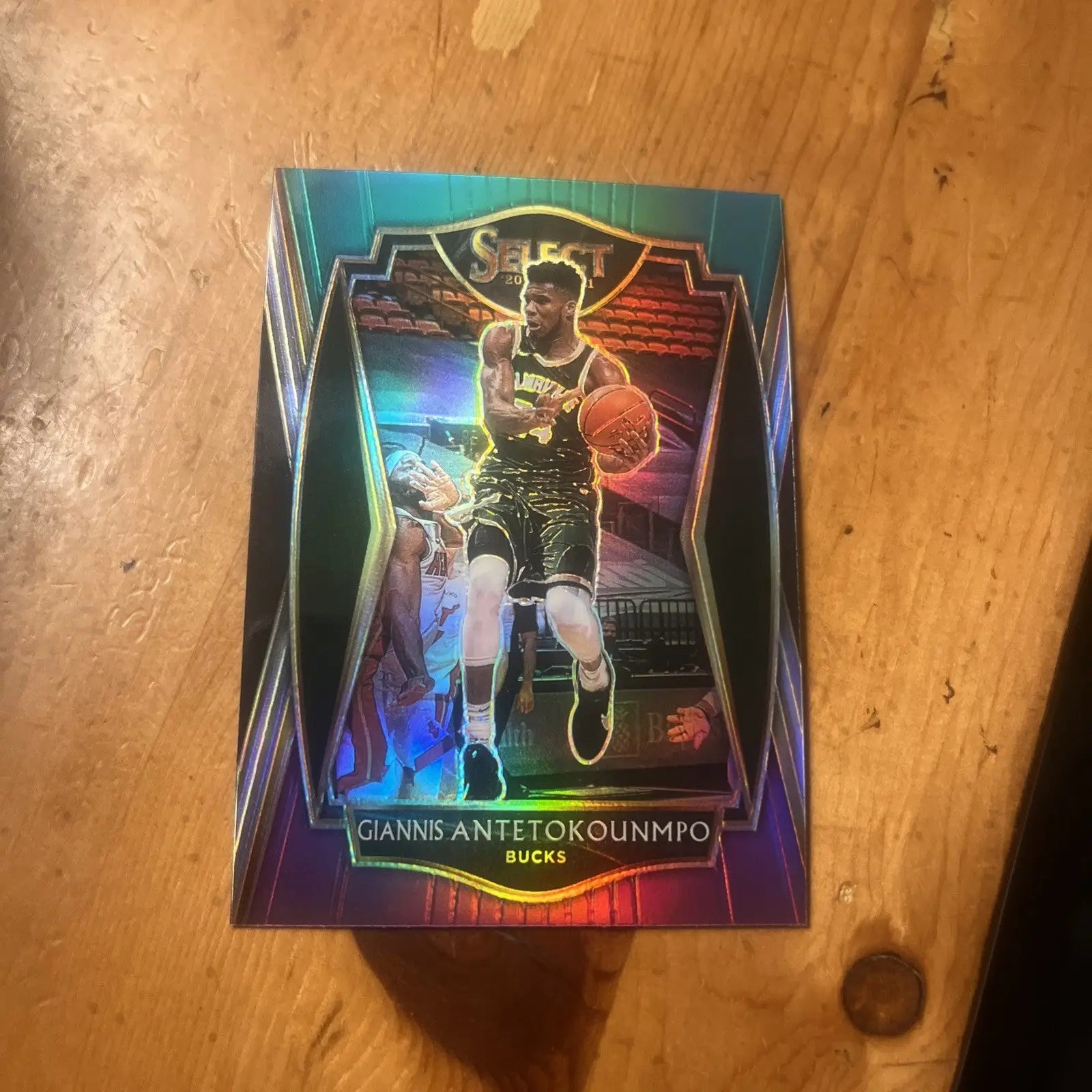 Giannis Antetokounmpo 2020 Panini Select Premier Green White Purple sports trading card
