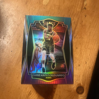 Giannis Antetokounmpo 2020 Panini Select Premier Green White Purple sports trading card