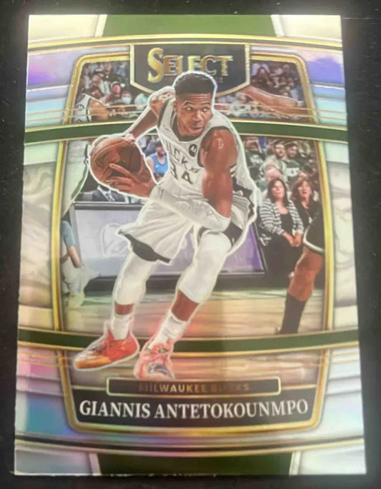 Basketball trading card of Giannis Antetokounmpo Silver from 2021 Panini Select Giannis series