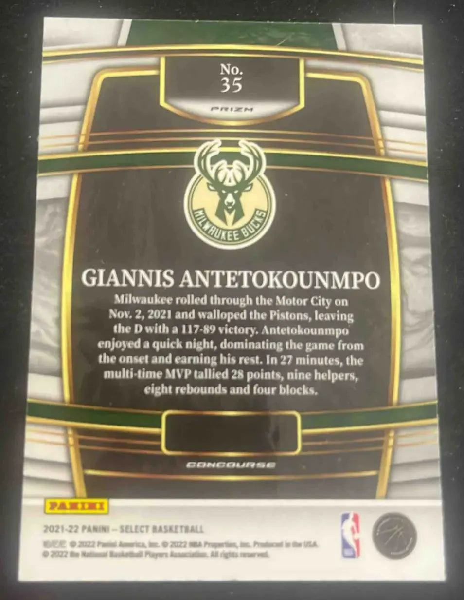 Basketball trading card of Giannis Antetokounmpo Silver from 2021 Panini Select Giannis series