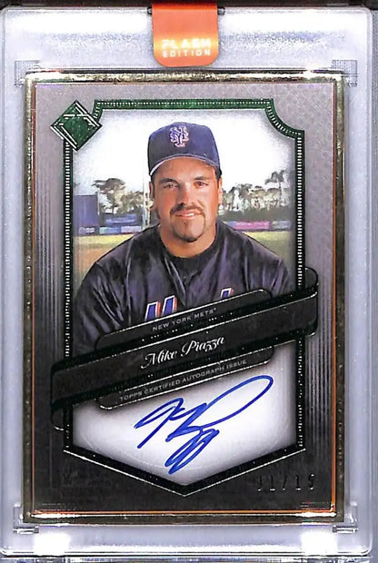 Baseball trading card with autograph of Mike Piazza from Topps Flash Edition York Mets