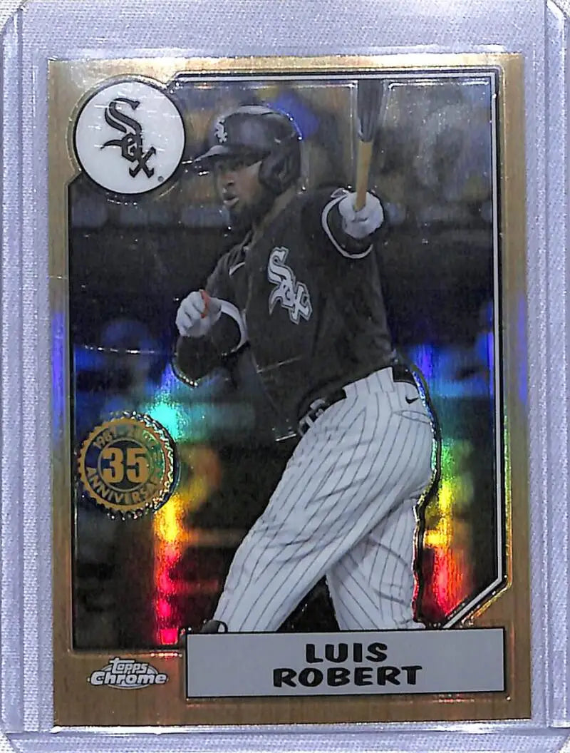Chrome Refractor baseball card featuring Luis Robert of the Chicago White Sox in batting stance
